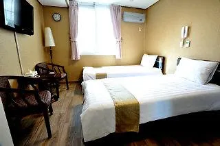 Western Coop & Dongdaemun 3*